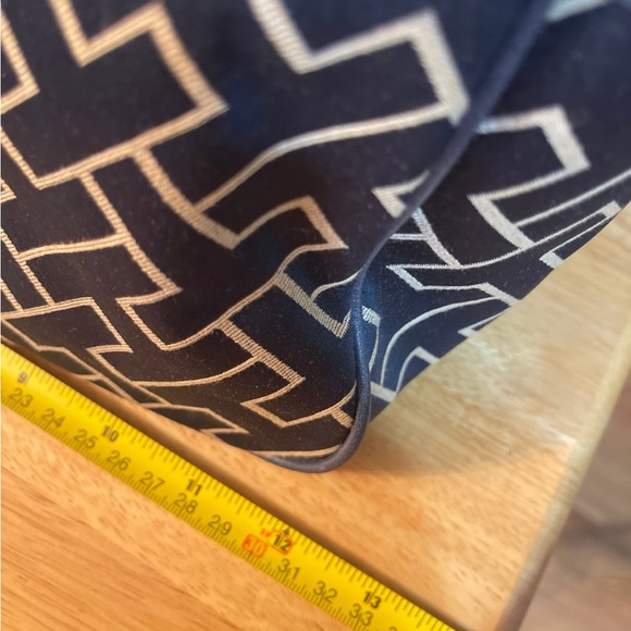 Tommy Hilfiger bag - Picture 6 of 9